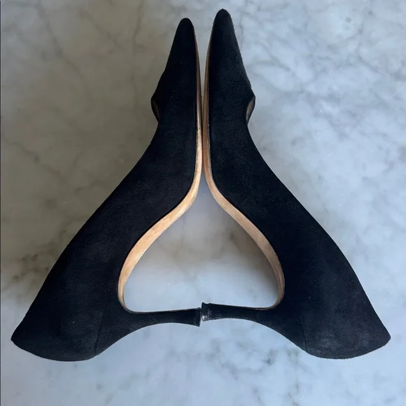 Manolo Blahnik black suede pumps 38.5 - Picture 4 of 8